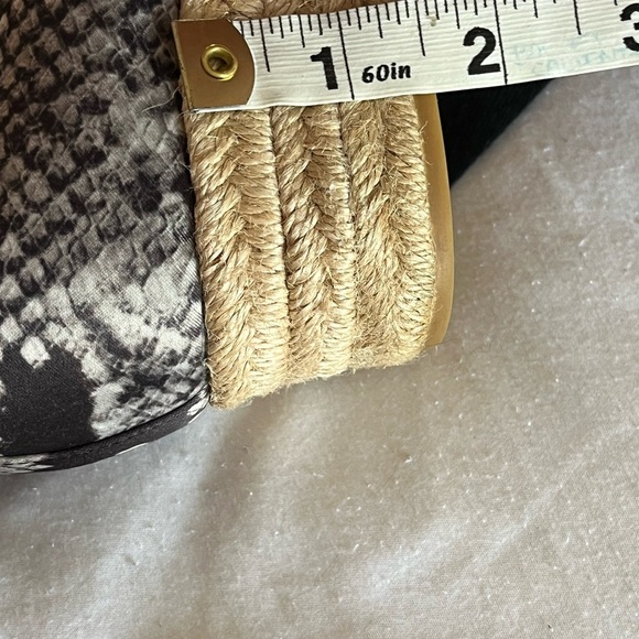 Tory Burch Heather Lace Up Wedge Espadrille Printed Satin Snake Print Sz 9.5 EUC - Picture 11 of 11
